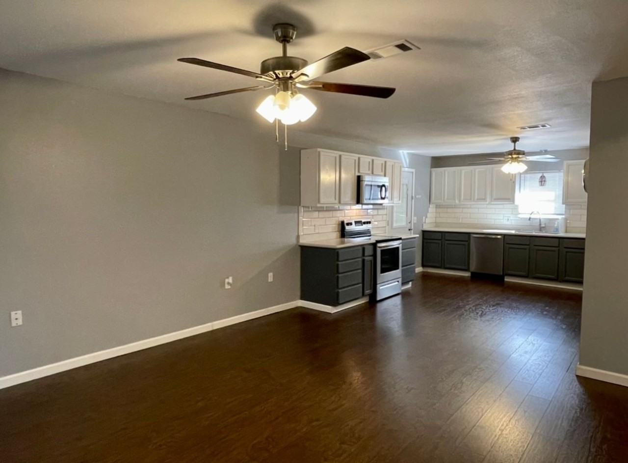 2311 Avenue G - Photo 7 of 17