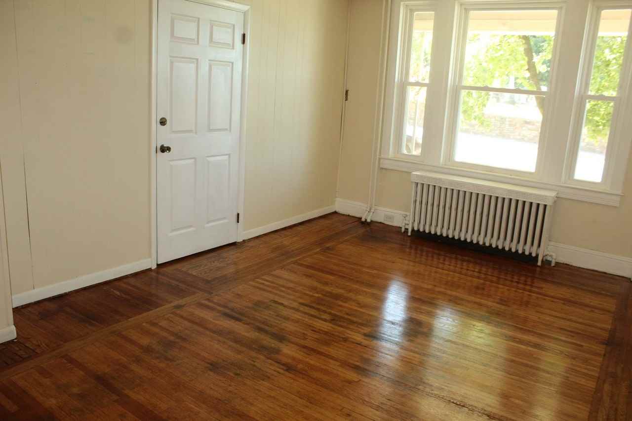 823 N George St 1st Fl - Photo 2 of 10
