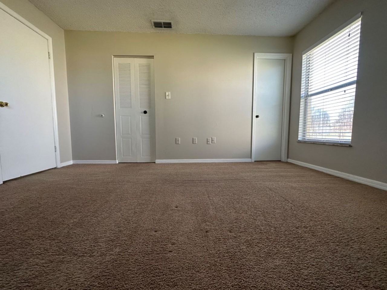 705 Midiron Ln - Photo 3 of 11