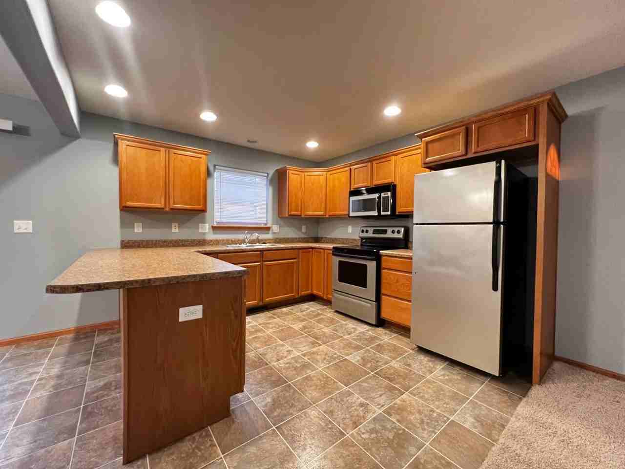 162 War Admiral Ln - Photo 3 of 27