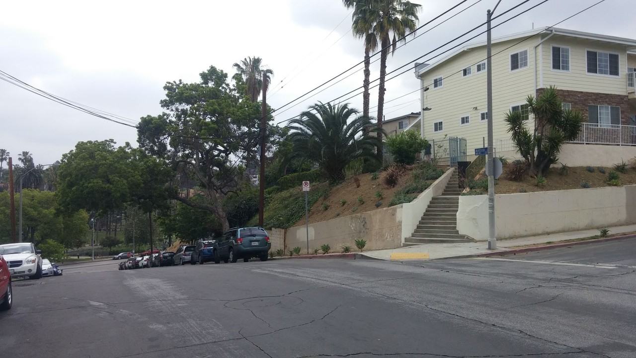 1828 Montrose Street - Photo 4 of 14