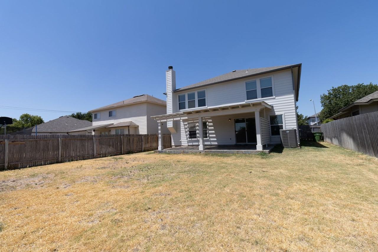 2205 Bluebonnet Dr - Photo 3 of 20