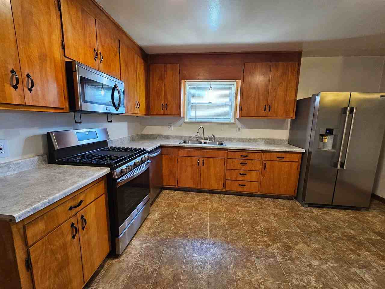 2416 Browning St - Photo 3 of 20