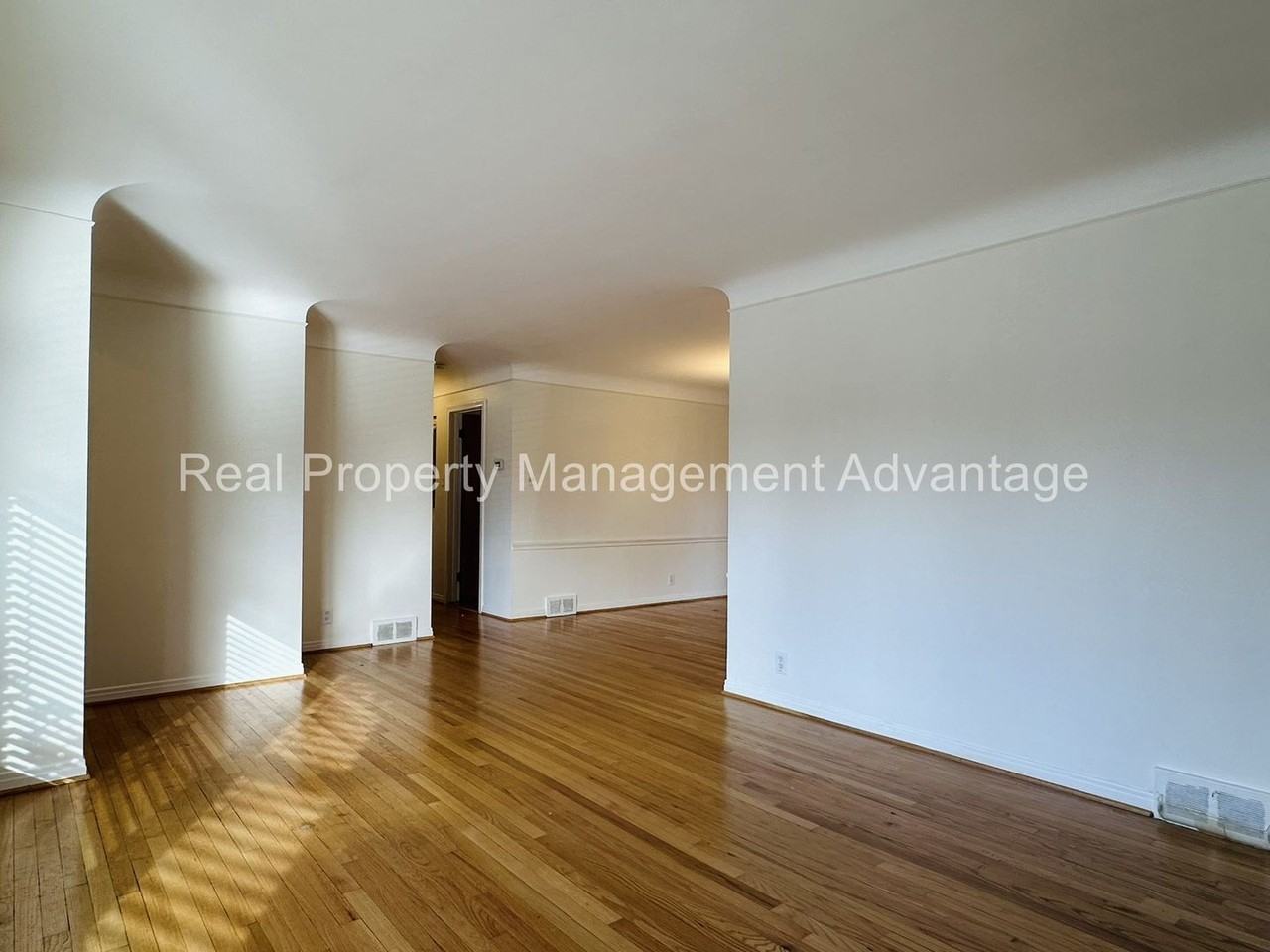 3912 Hillside Dr - Photo 4 of 29