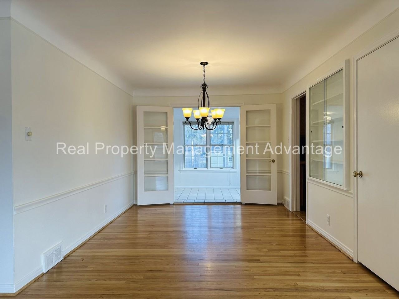 3912 Hillside Dr - Photo 5 of 29