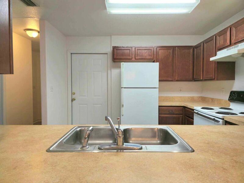 5525 Yale St - Photo 5 of 11