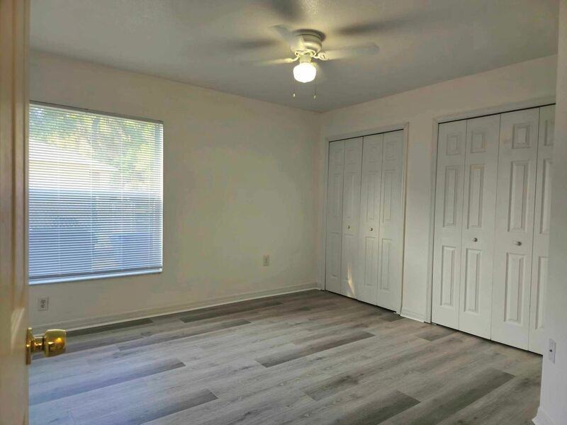 5525 Yale St - Photo 7 of 11
