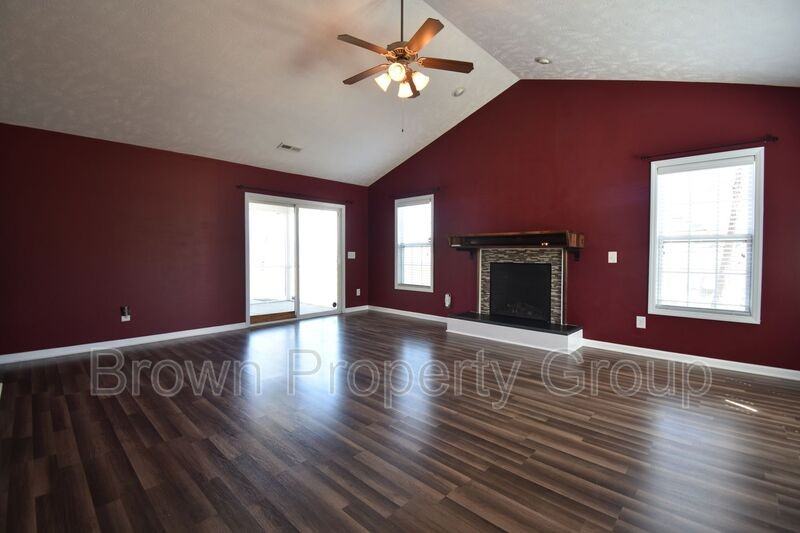 241 Tower Dr - Photo 3 of 24