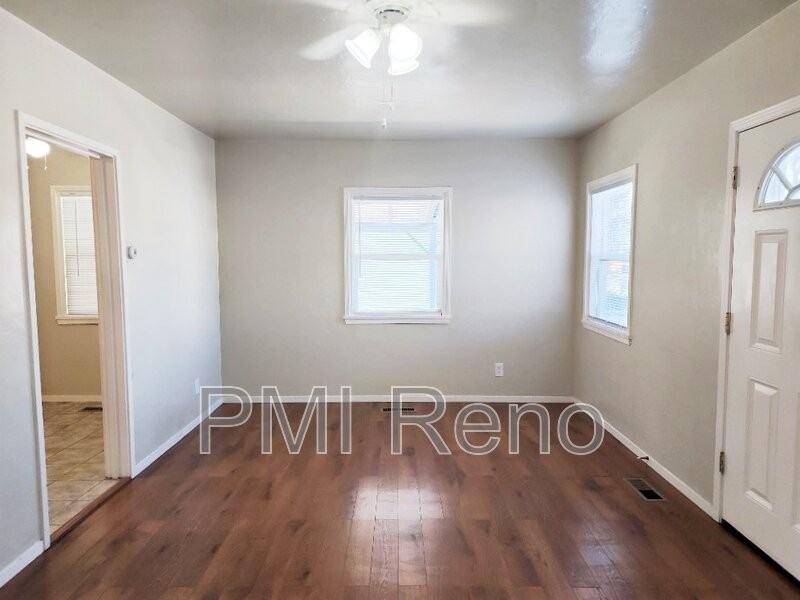 321 Fodrin Way - Photo 4 of 18