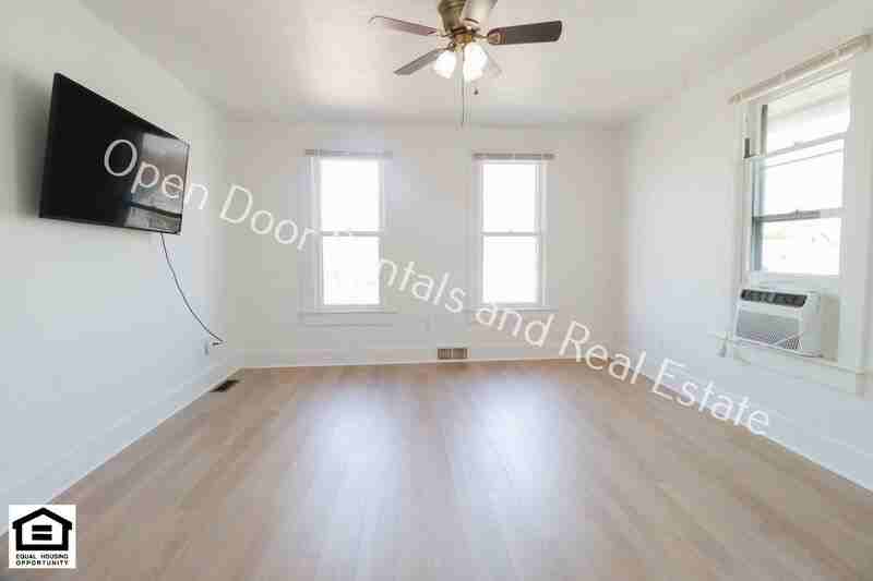 833 1/2 Florence Ave - Photo 2 of 7