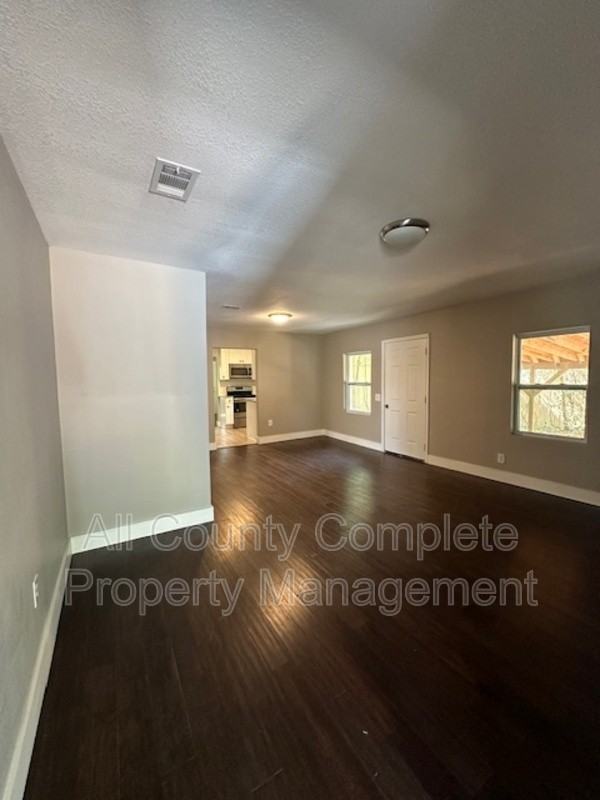 2310 Jerusalem Street - Photo 3 of 18