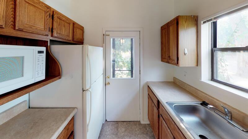 126 Hill St - Photo 4 of 30