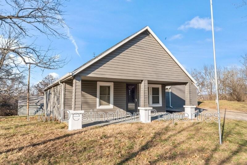 30070 W 83rd St - Photo 2 of 49