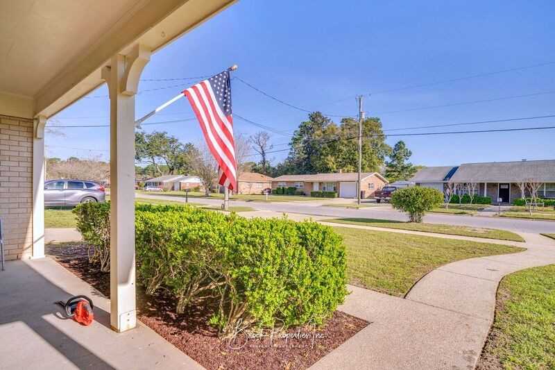 3905 Kingsberry Dr - Photo 3 of 38