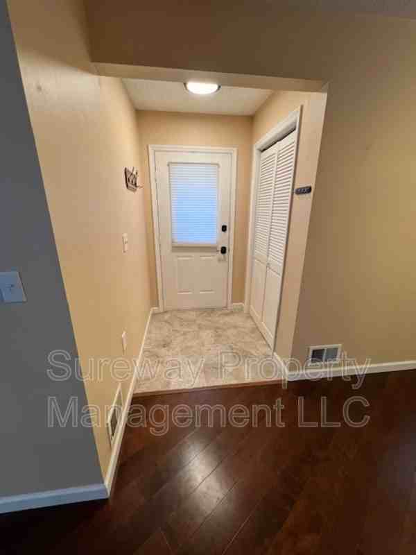 702 Daffodil Dr - Photo 3 of 13