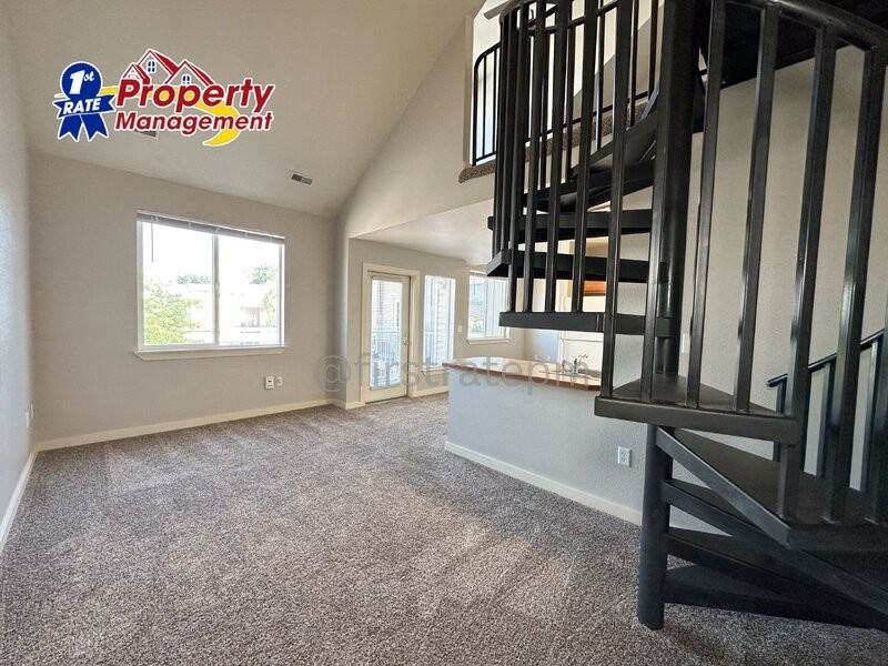 272 W Mallard Dr #208 - Photo 3 of 27