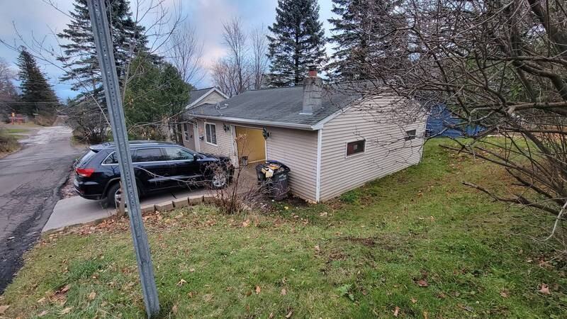 1540 N 7th Ave E - Photo 3 of 34