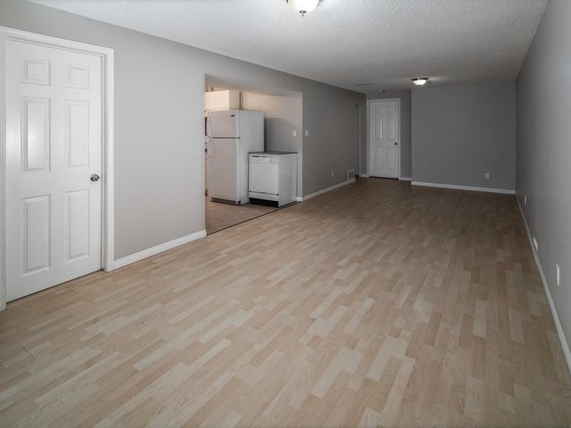 8 Springfield Cres #BS - Photo 3 of 8