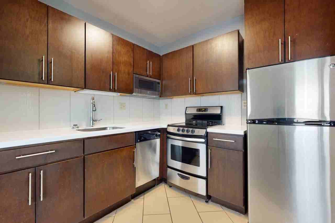 Kenwood - Photo 3 of 50