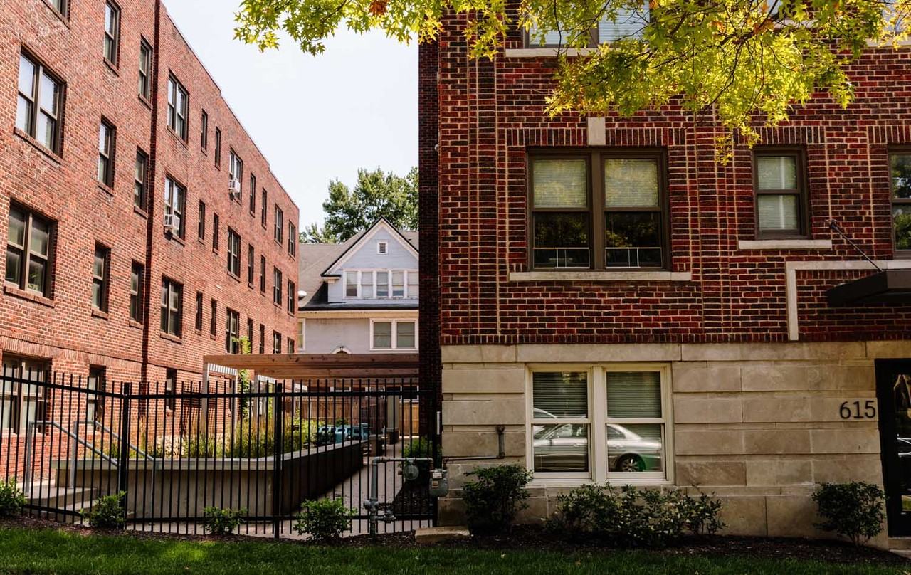 Kenwood - Photo 7 of 50