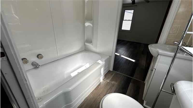 194 Wall St - Photo 2 of 11