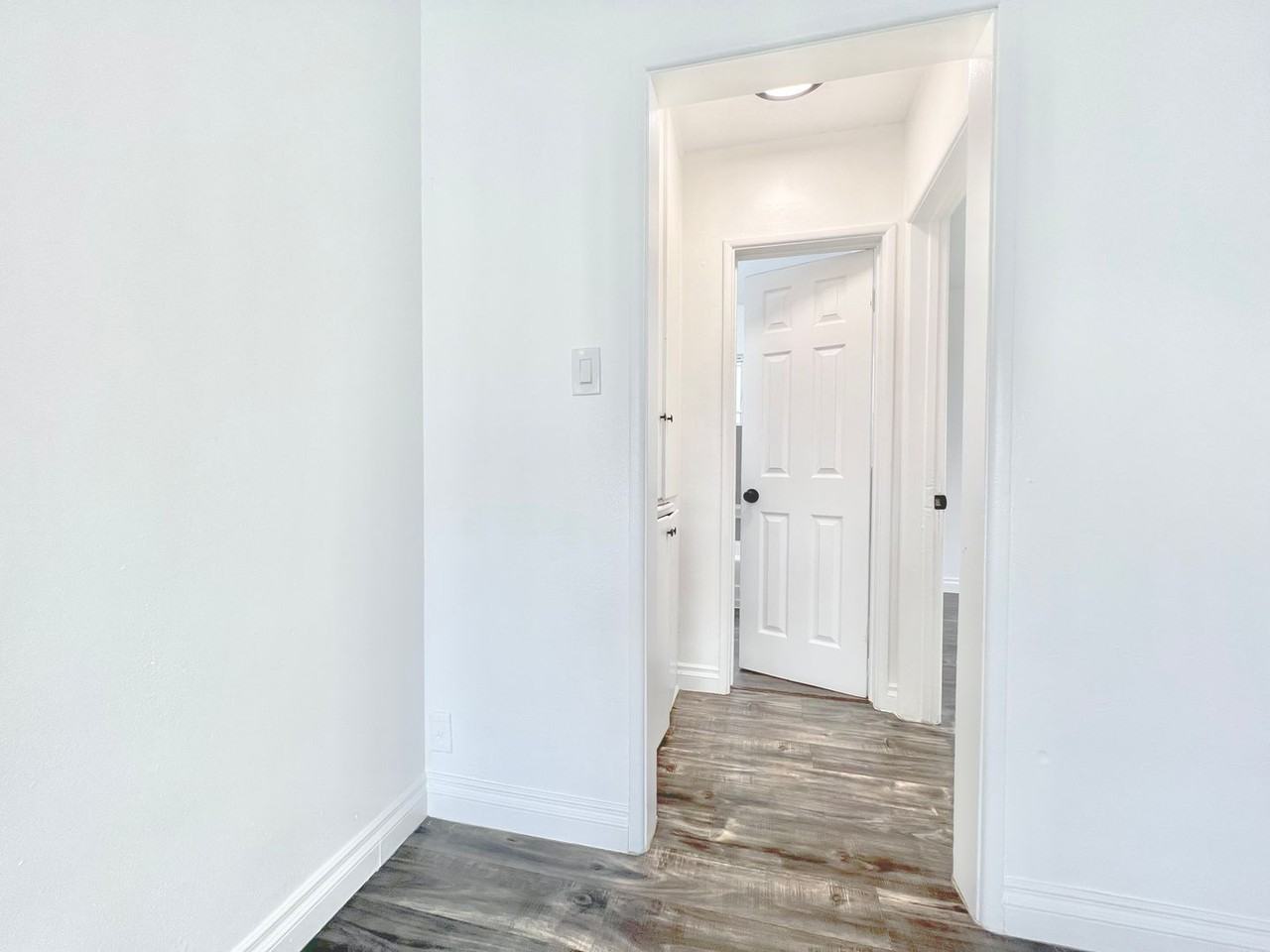 1805 W 80th St - Photo 5 of 33