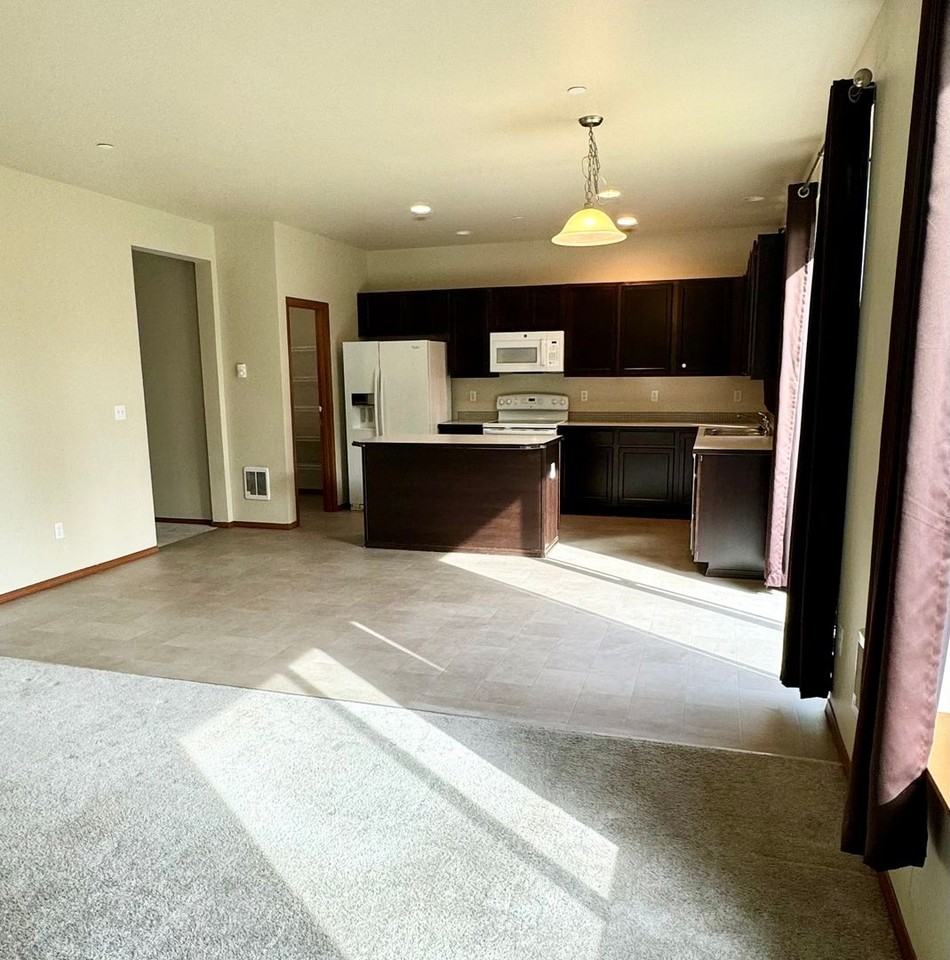 111 Puller Ln - Photo 3 of 20