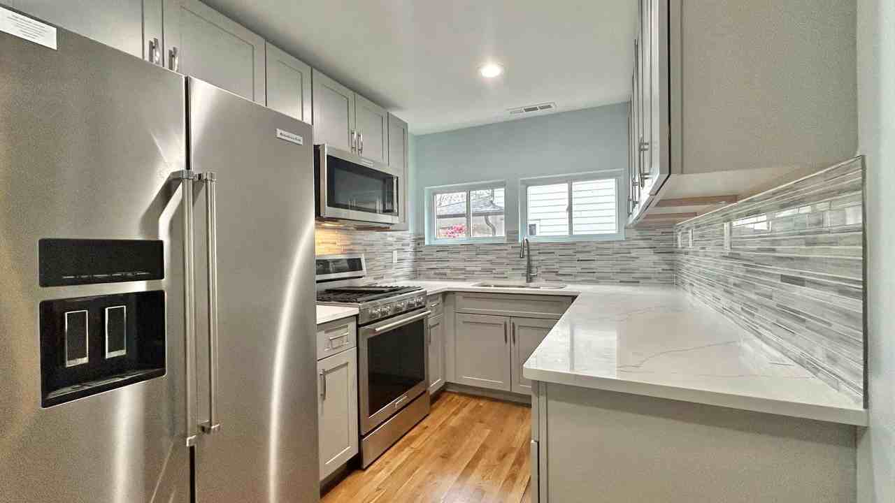 236 Sterling St - Photo 3 of 15