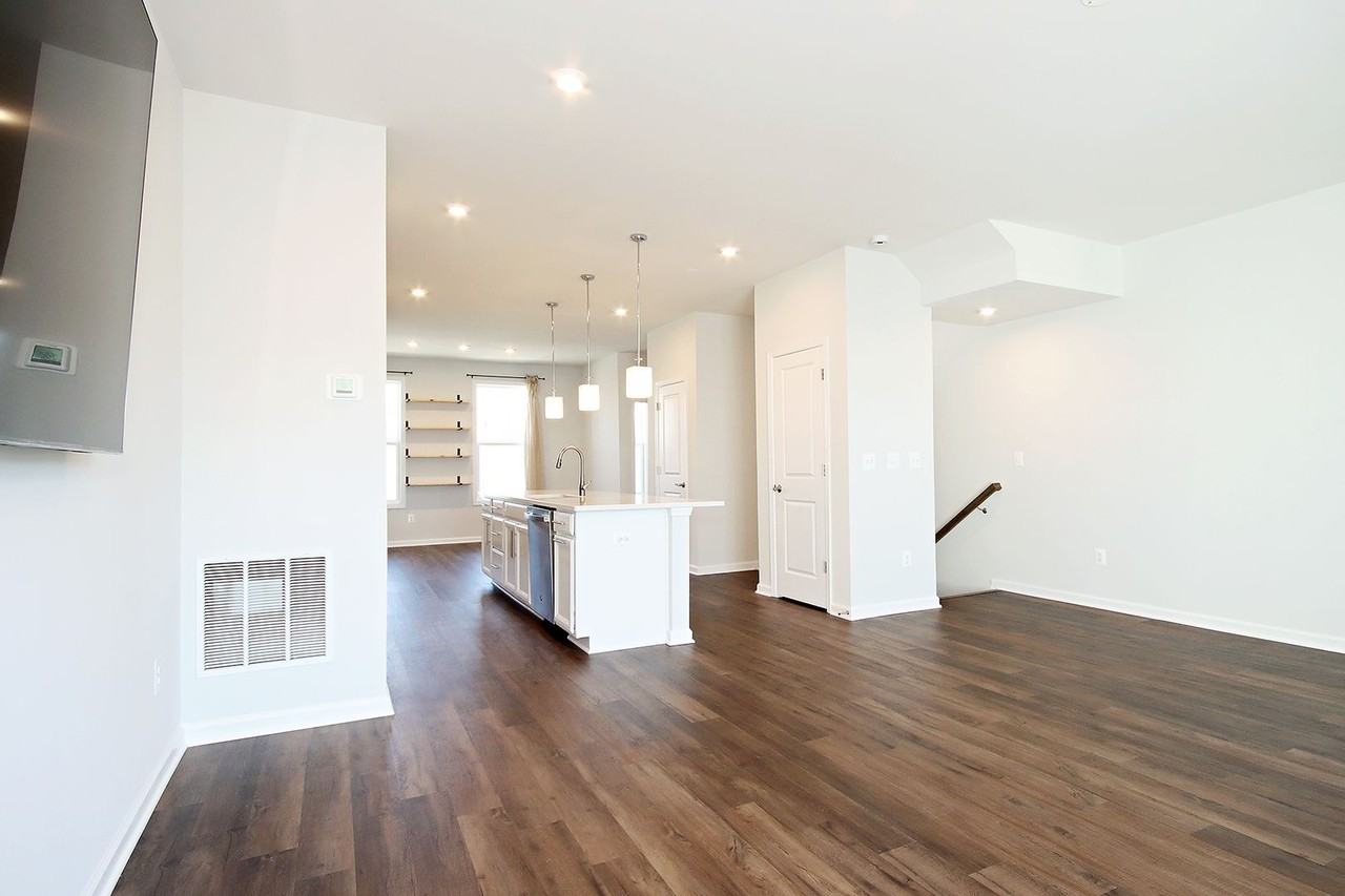 5965 Mccomb St - Photo 3 of 19