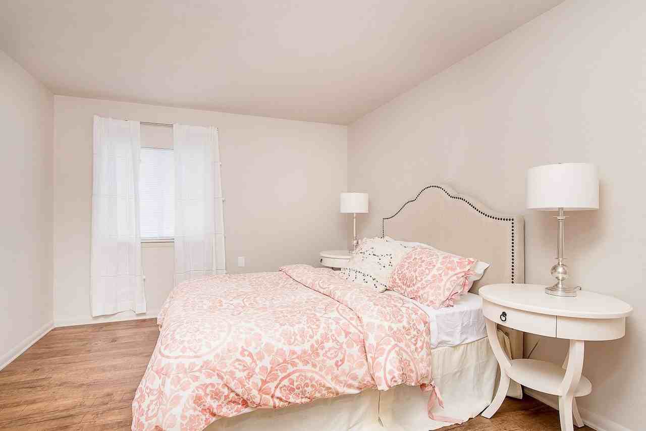 University Crossing Apartments and Townhomes - Photo 4 of 35