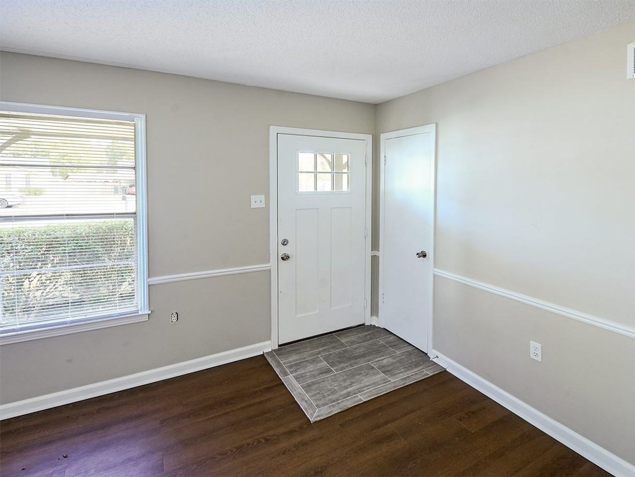 3503 Brockcliff Cv - Photo 2 of 14