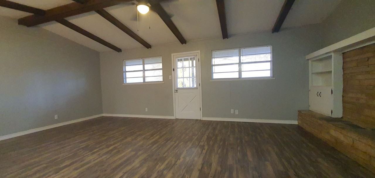 279 Glenna Dr - Photo 5 of 16