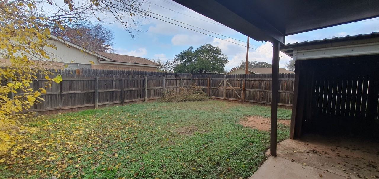 279 Glenna Dr - Photo 3 of 16