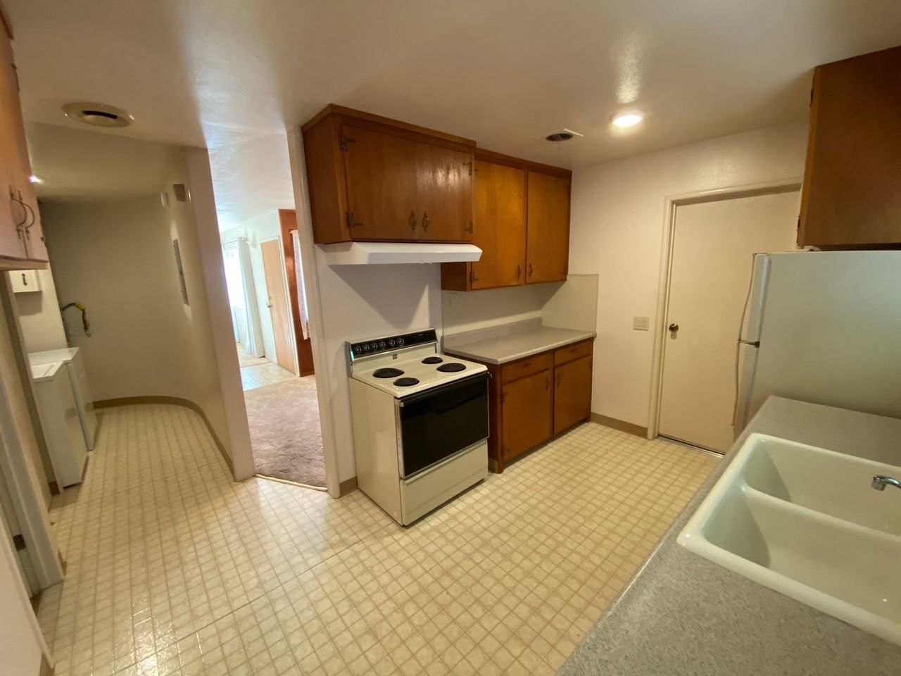 121 Coulson Ave - Photo 5 of 21