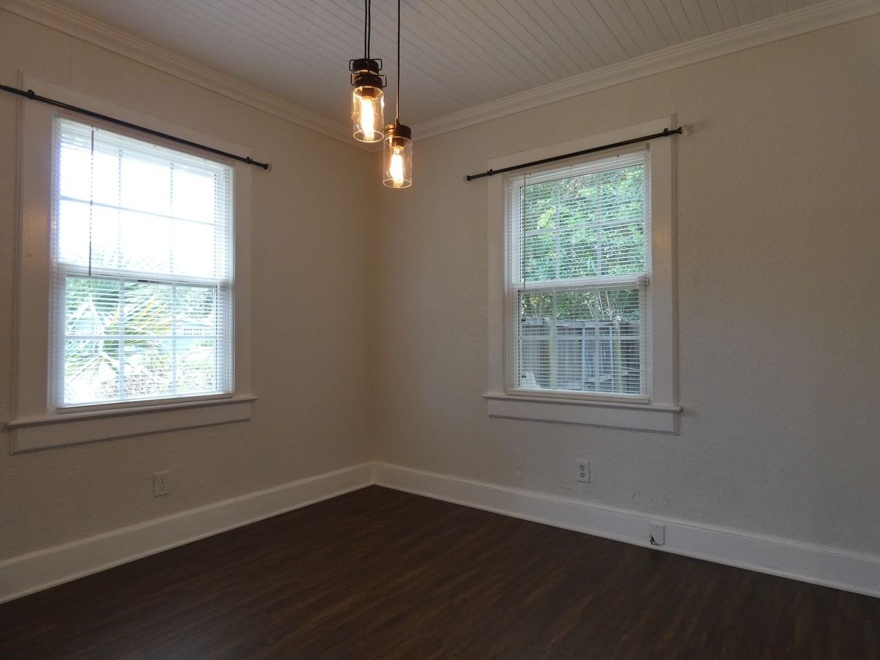 2115 N 12th Ave - Photo 4 of 21