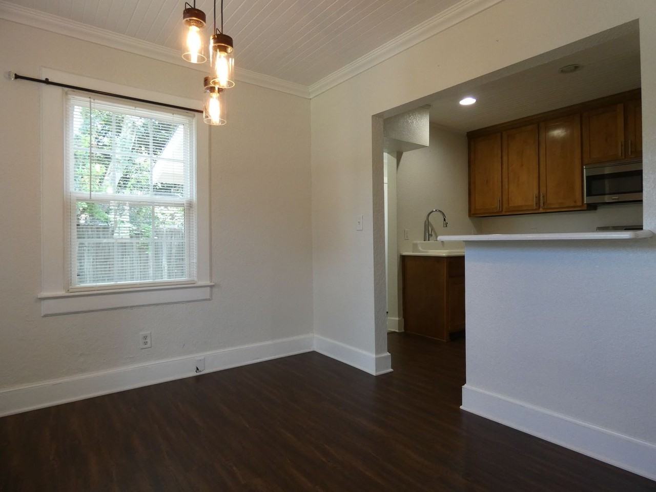 2115 N 12th Ave - Photo 5 of 21