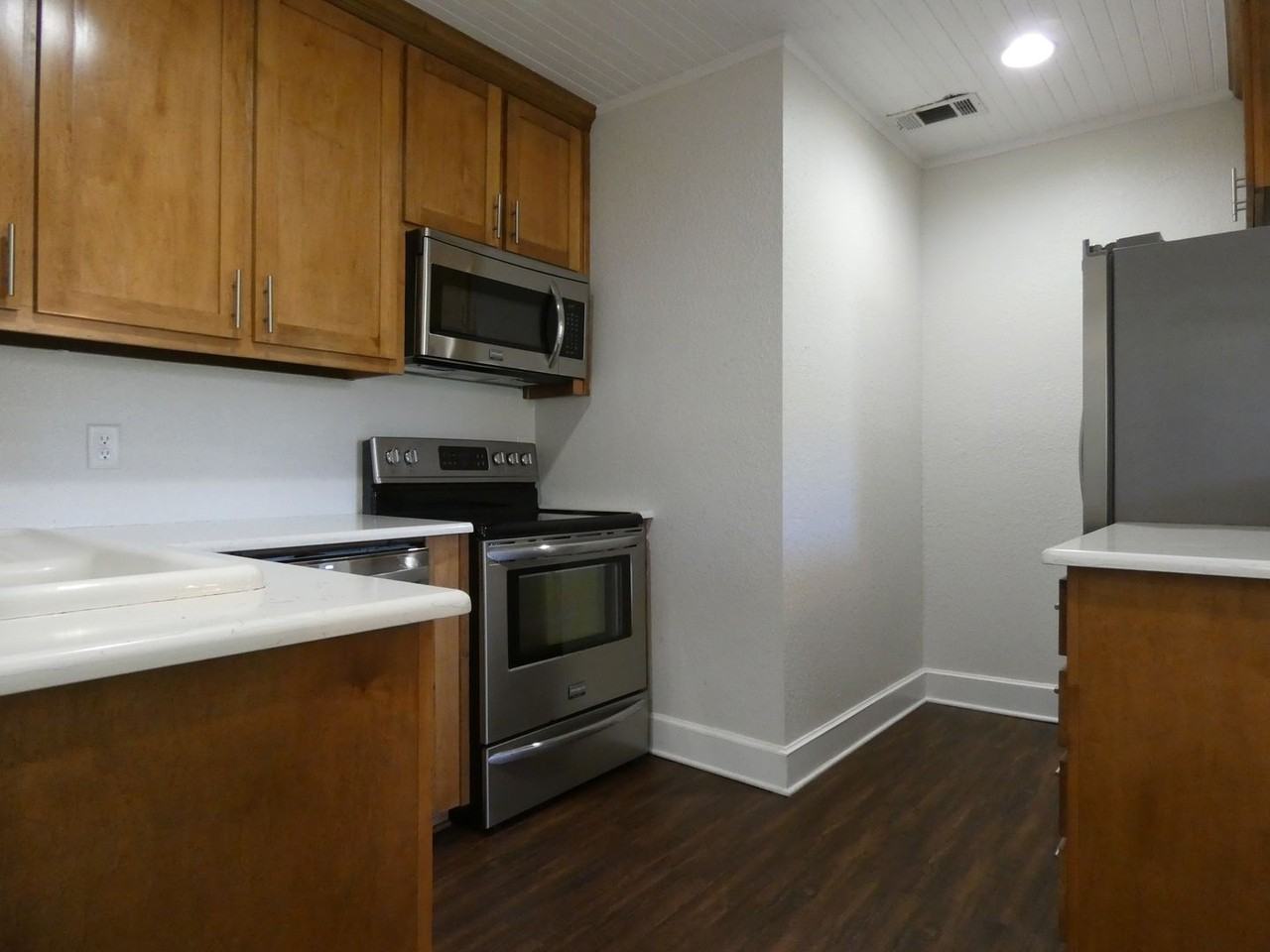 2115 N 12th Ave - Photo 6 of 21