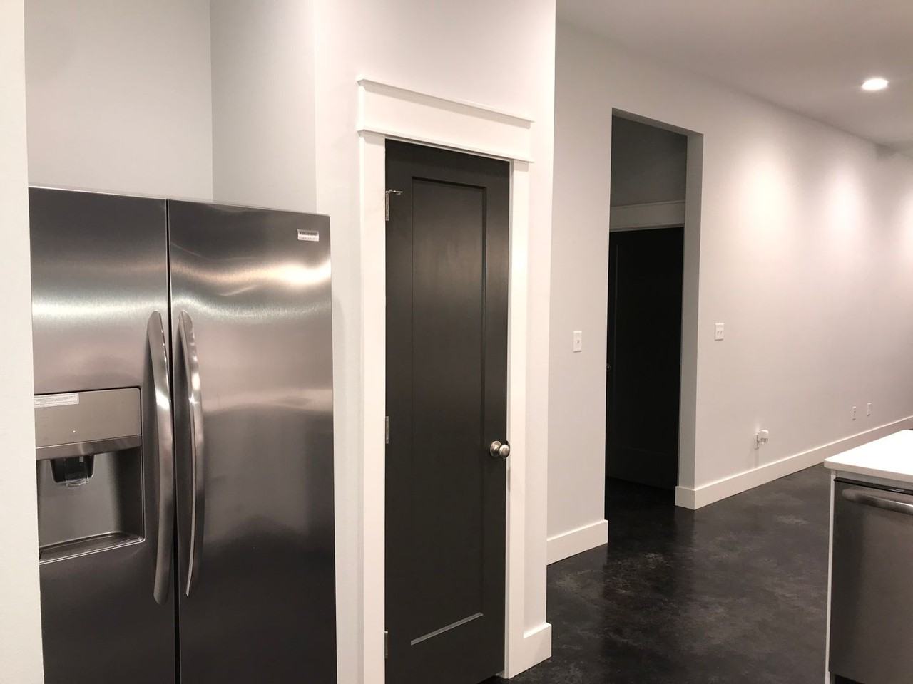 305 S Pine St #1 - Photo 2 of 7