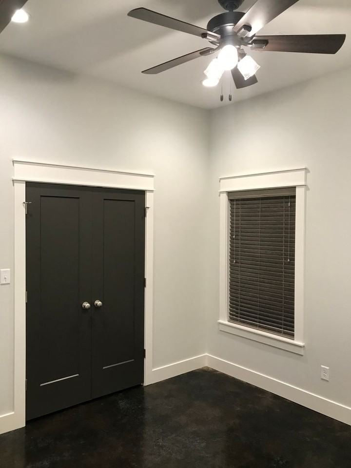 305 S Pine St #1 - Photo 5 of 7