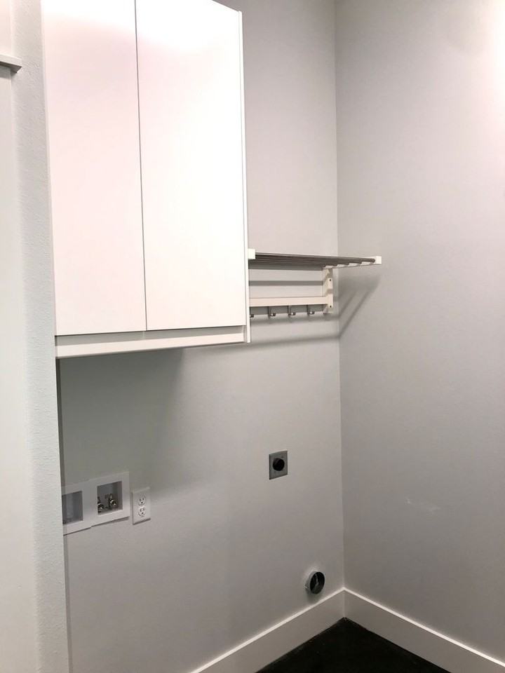 305 S Pine St #1 - Photo 6 of 7