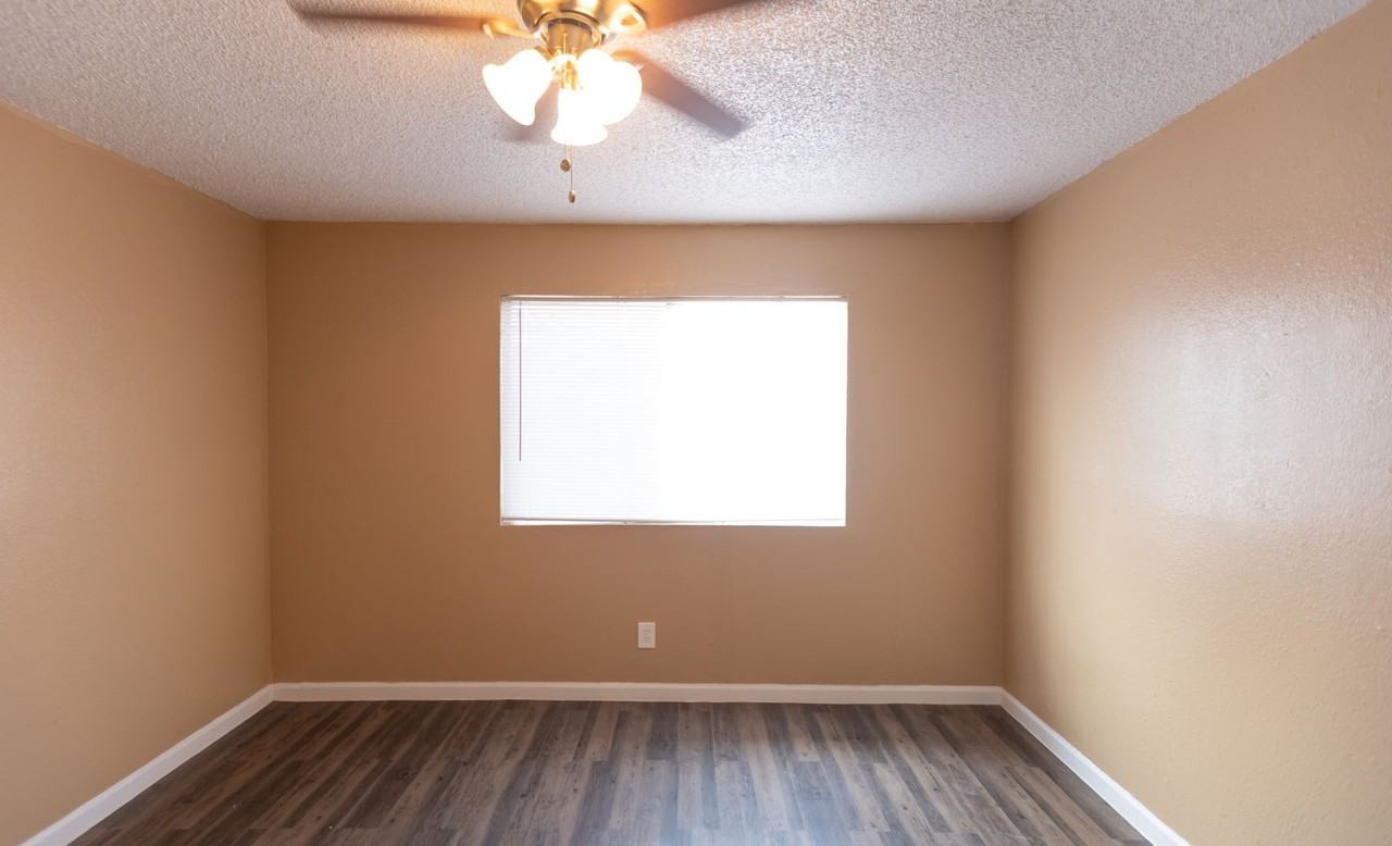 St. Charles Place - Photo 5 of 15