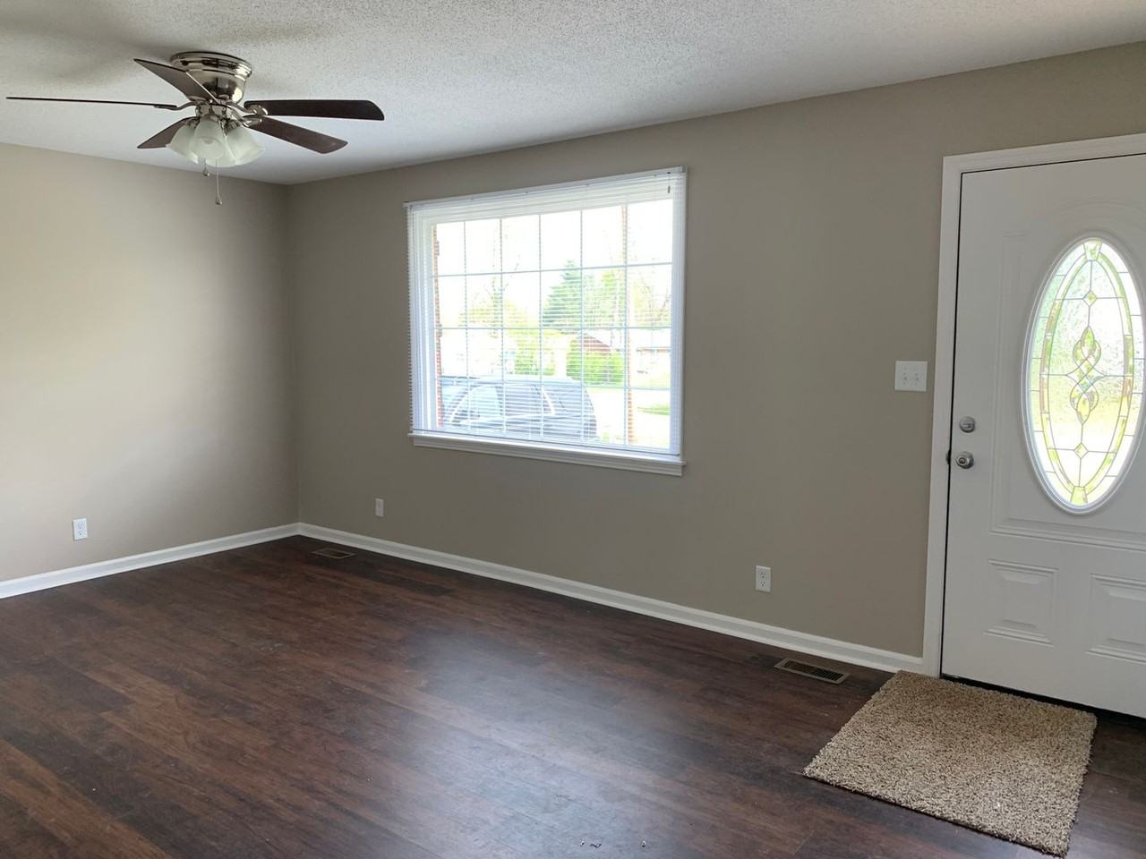 2732 Ann Dr - Photo 3 of 13