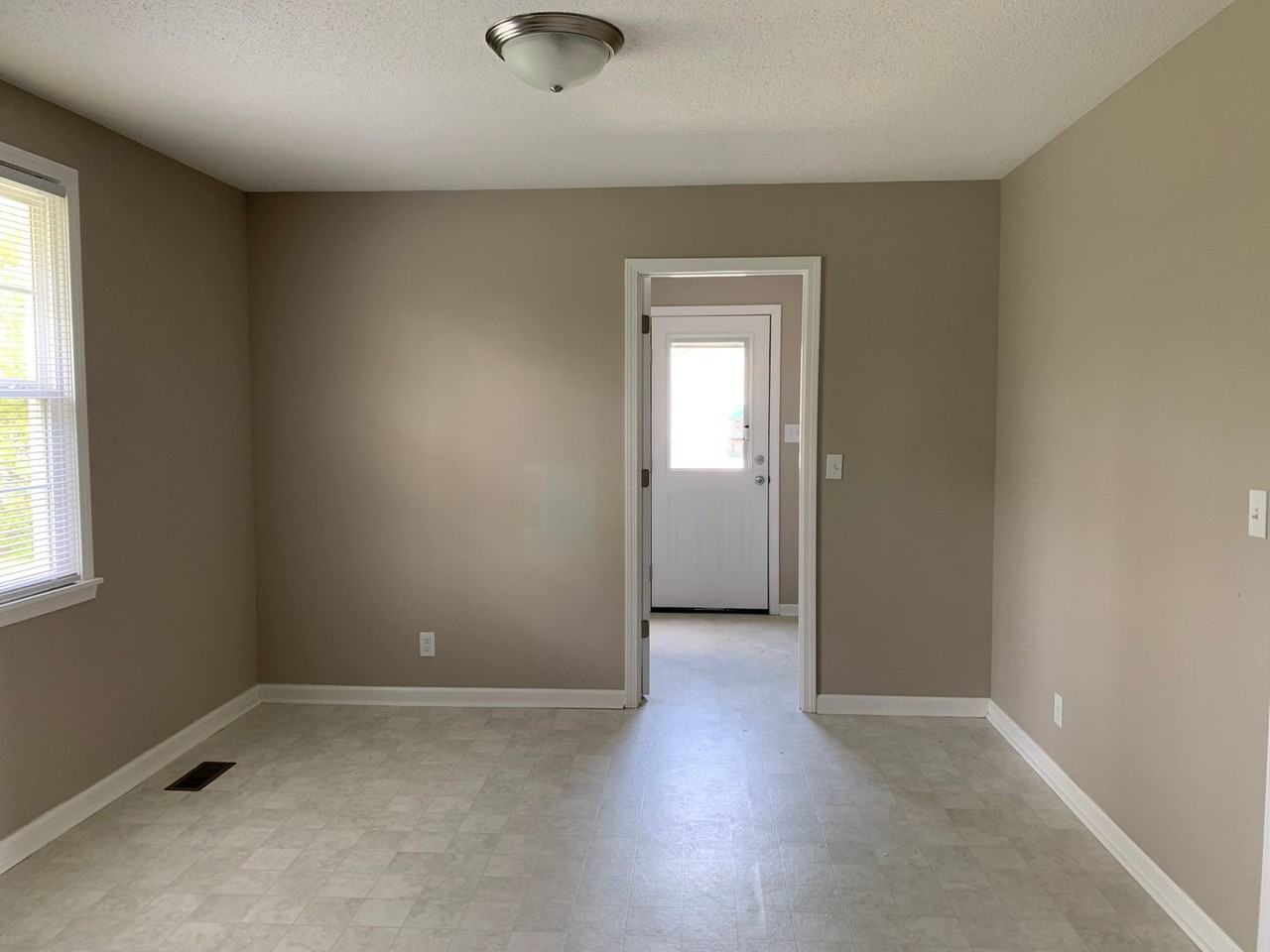 2732 Ann Dr - Photo 4 of 13