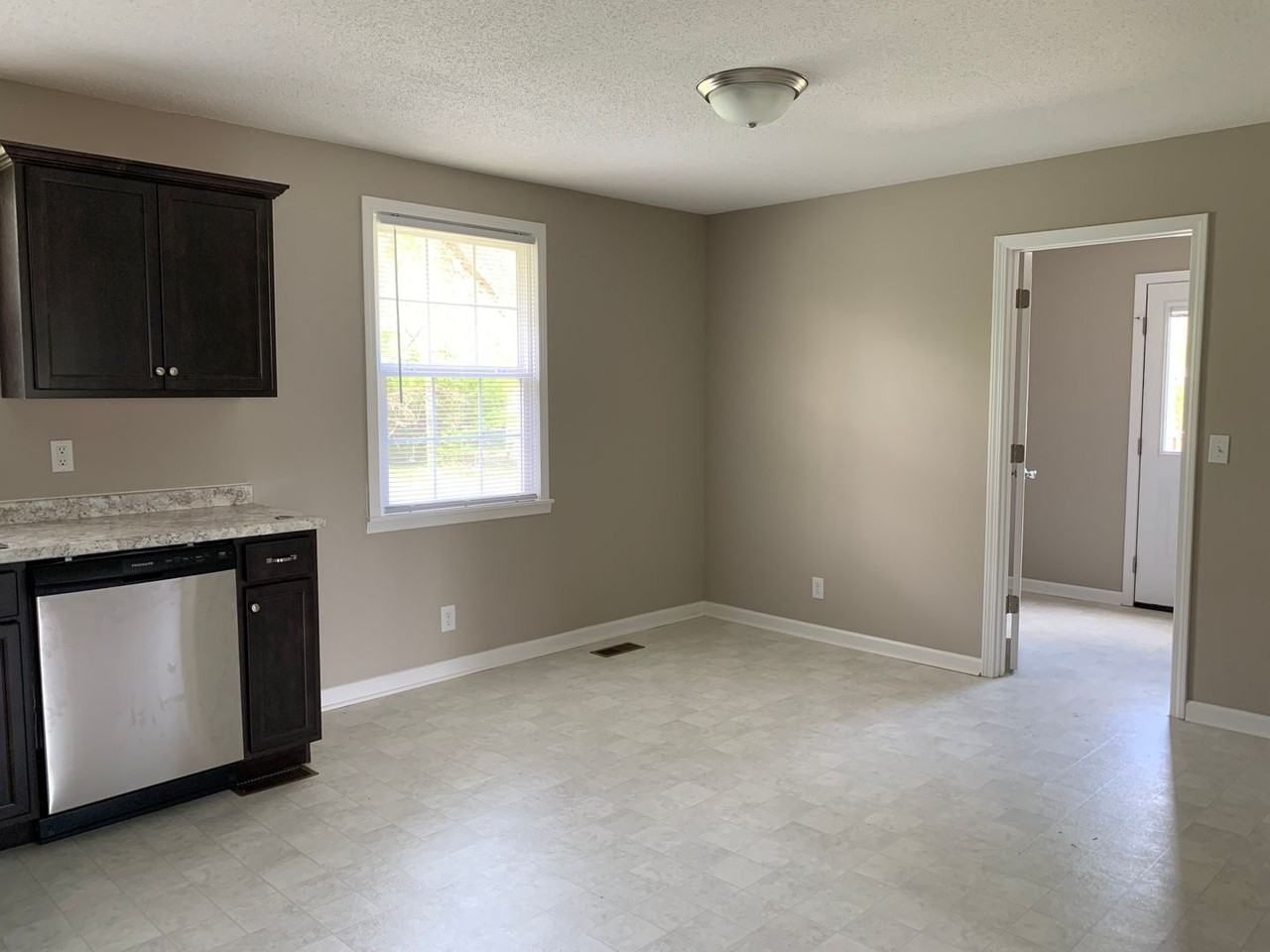 2732 Ann Dr - Photo 5 of 13