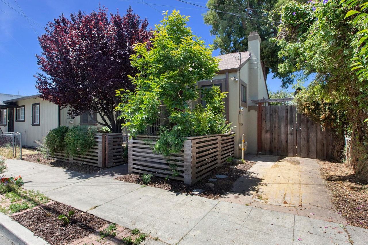 3329 Suter St - Photo 3 of 28