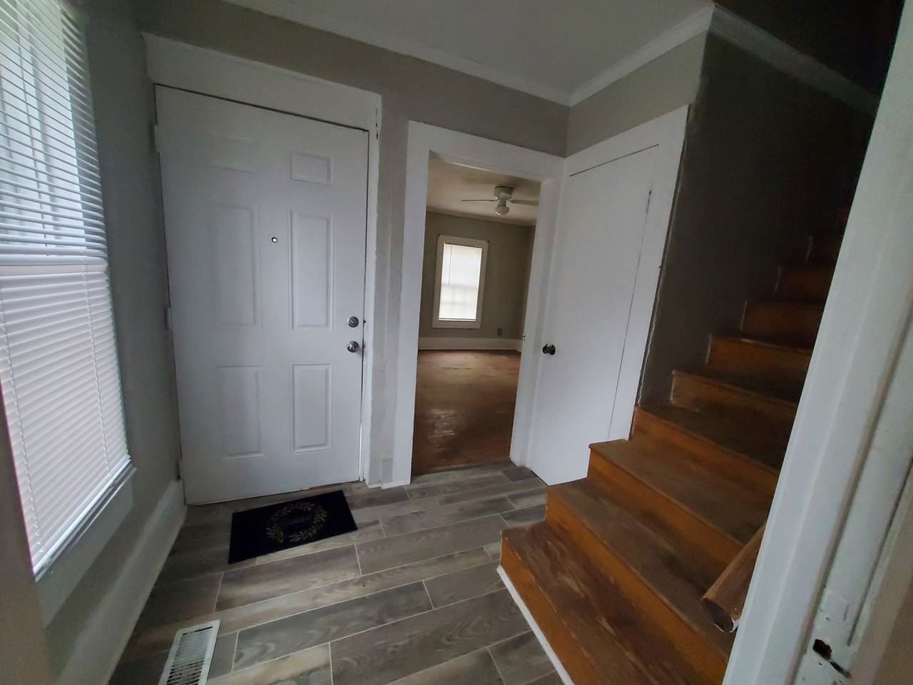 868 W Orange St - Photo 3 of 18