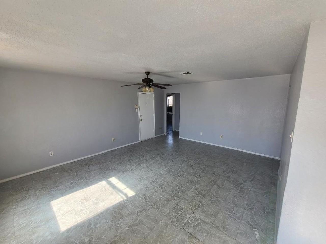 1017 E Broadway Ave - Photo 3 of 6