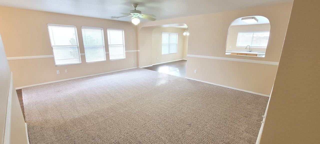 435 W Fabens Ln - Photo 5 of 24