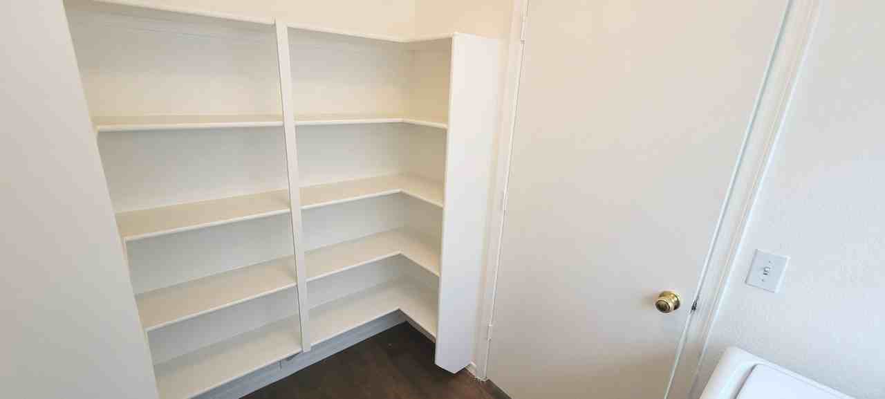 435 W Fabens Ln - Photo 6 of 24