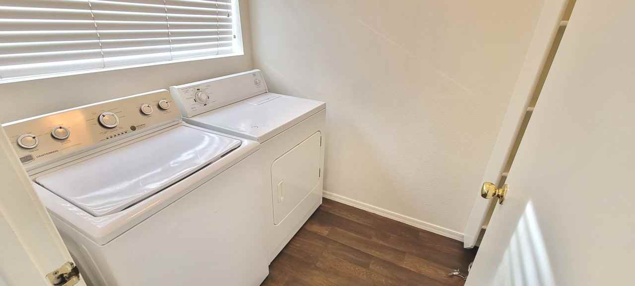 435 W Fabens Ln - Photo 7 of 24
